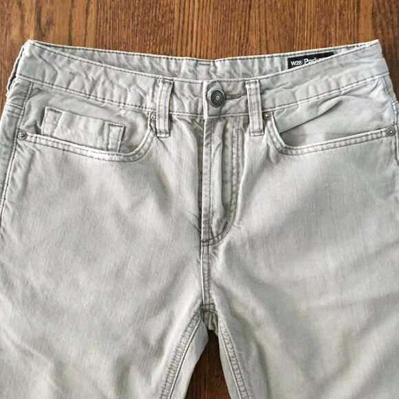 ❤️4/$20 BUFFALO grey denim shorts sz 28 - Picture 4 of 6